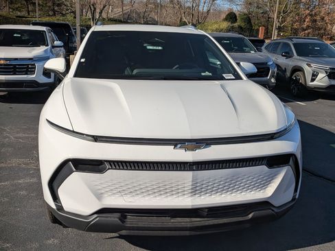 New 2026 Chevrolet Equinox EV LT image 2