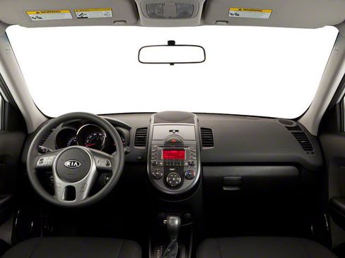 Used 2010 Kia Soul + w/ Audio Pkg FWD image 10