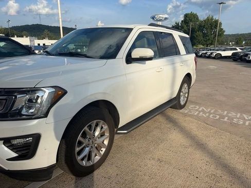 Used 2021 Ford Expedition XLT AWD/4WD image 2