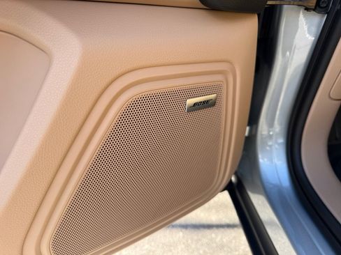 Certified 2025 Porsche Macan Turbo image 22