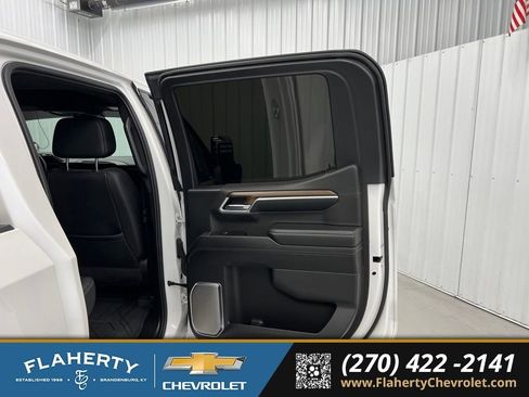 Used 2024 Chevrolet Silverado 1500 High Country w/ High Country Premium Package AWD/4WD image 12