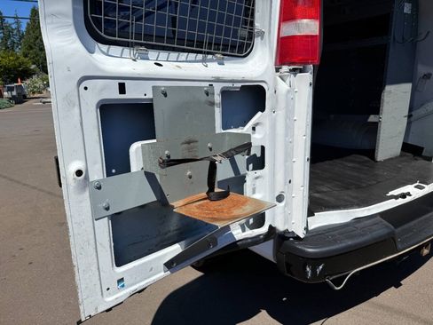 Used 2013 Chevrolet Express 2500 RWD image 21