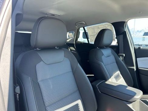 New 2026 Chevrolet Trax LT FWD image 18