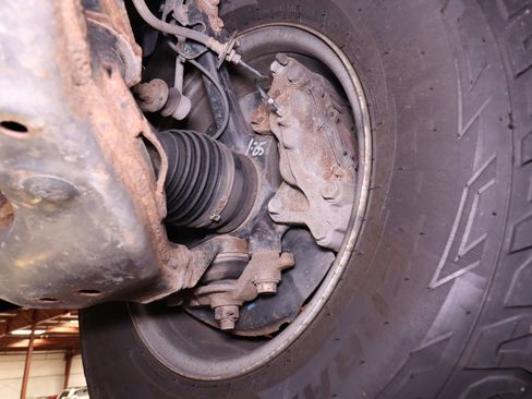 Used 2018 Toyota Tacoma SR image 42