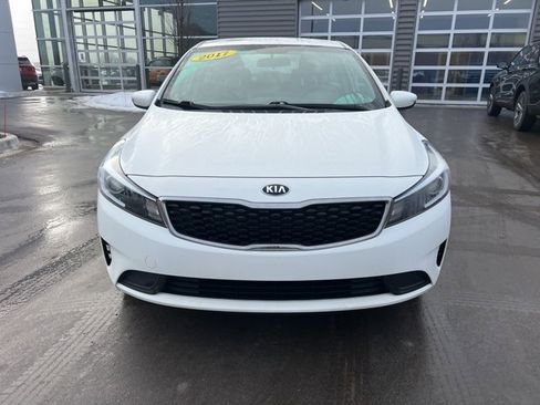 Used 2017 Kia Forte LX image 2