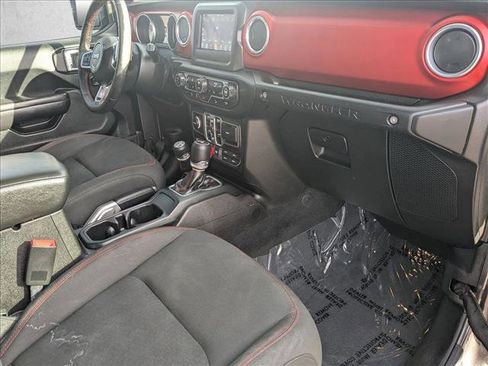 Used 2018 Jeep Wrangler Unlimited Rubicon w/ Cold Weather Group image 21