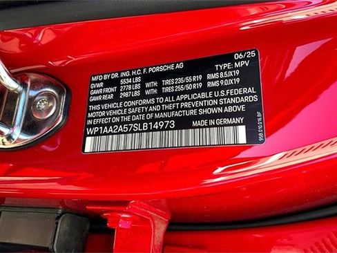 Used 2025 Porsche Macan image 50