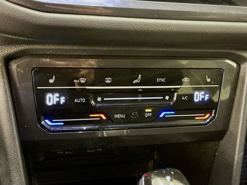 Used 2023 Volkswagen Tiguan SE image 23