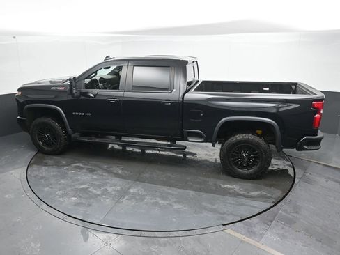 Used 2024 Chevrolet Silverado 2500 ZR2 w/ Technology Package image 43