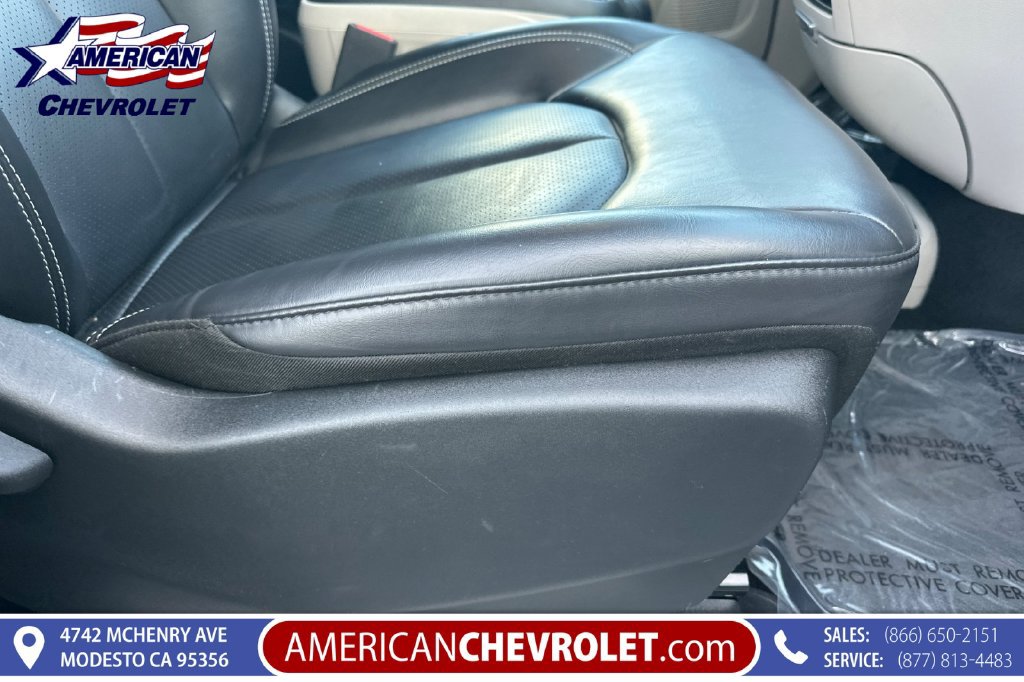 Used 2023 Chrysler Pacifica Touring-L FWD image 25
