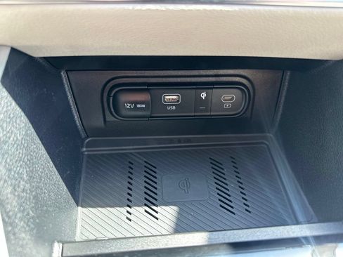 Used 2025 Kia Sportage EX FWD image 19