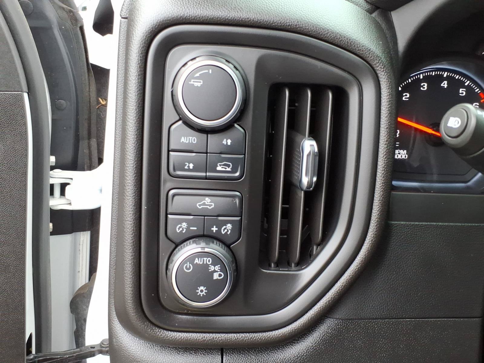 Certified 2023 Chevrolet Silverado 1500 Custom AWD/4WD image 17