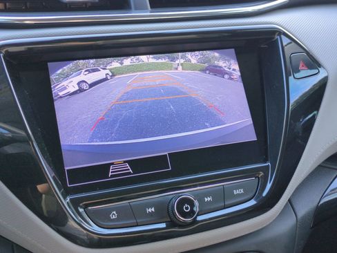 Certified 2021 Chevrolet TrailBlazer LT w/ Convenience Package FWD image 25