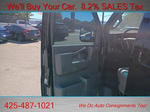 Used 2018 Chevrolet Express 2500 w/ Driver Convenience Package RWD image 10