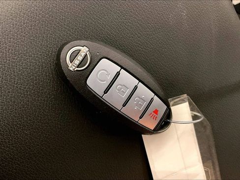 Certified 2025 Nissan Frontier SV w/ SV Convenience Package image 13