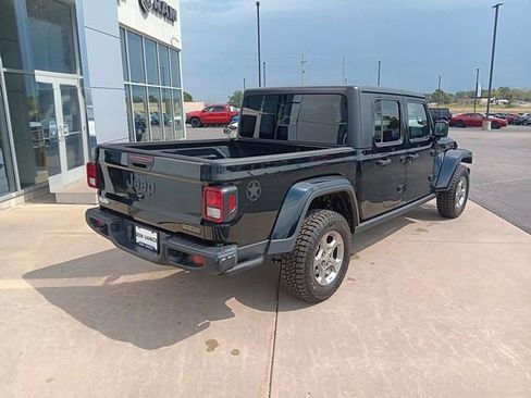 Used 2021 Jeep Gladiator Sport image 6