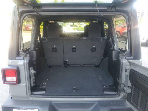 Used 2022 Jeep Wrangler Unlimited Sport AWD/4WD image 6
