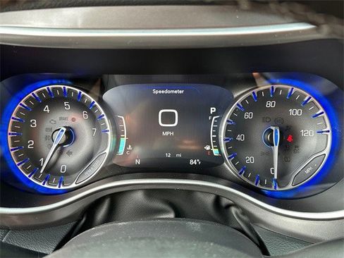 New 2025 Chrysler Pacifica Select image 38