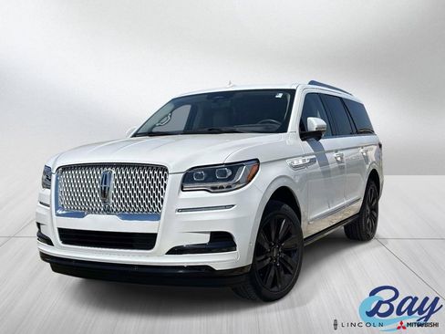 Used 2022 Lincoln Navigator Reserve AWD/4WD image 1