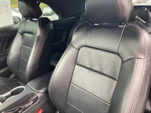 Used 2021 Ford Mustang Premium image 7