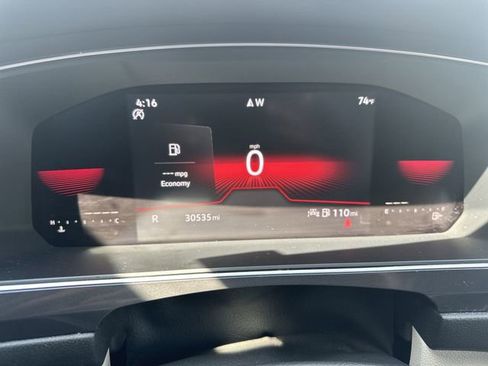 Used 2022 Volkswagen Tiguan SE R-Line image 26