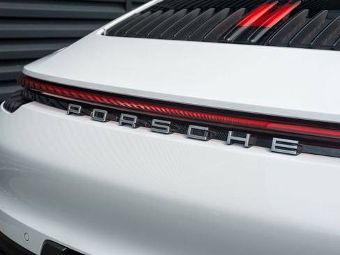 Certified 2022 Porsche 911 Carrera RWD image 19