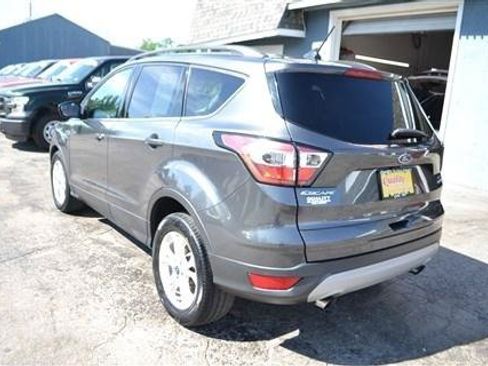 Used 2018 Ford Escape SE w/ SE Sync 3 Package FWD image 8
