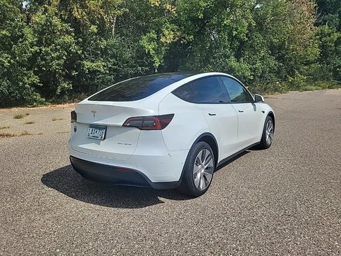 Used 2022 Tesla Model Y Long Range AWD/4WD image 14