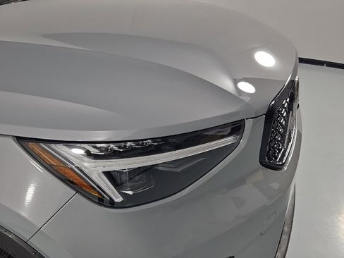 Used 2024 Volvo XC40 B5 Ultimate w/ Climate Package image 11