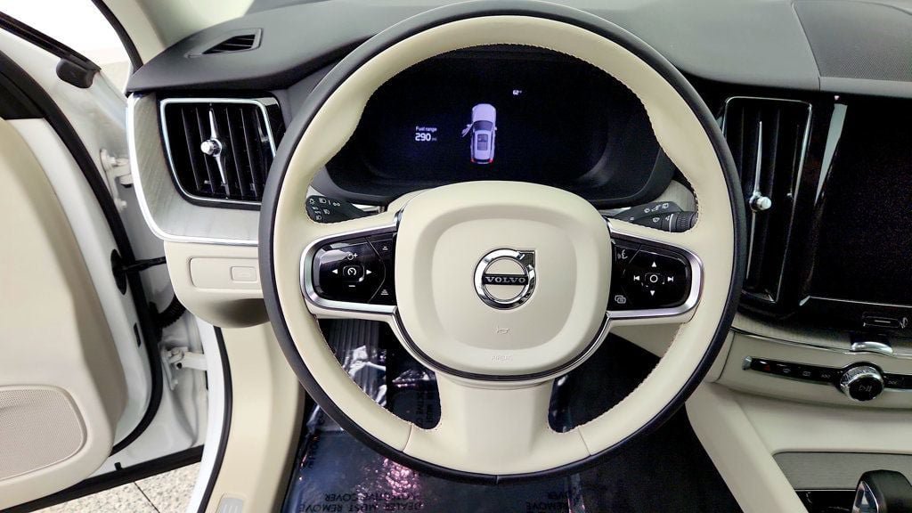 Used 2024 Volvo XC60 B5 Plus w/ Climate Package AWD/4WD image 14