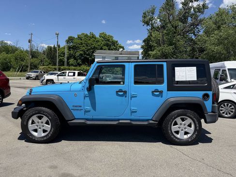 Used 2017 Jeep Wrangler Unlimited Sport w/ Quick Order Package 24S AWD/4WD image 9