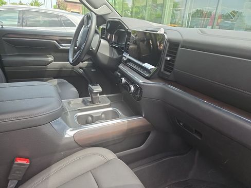 Used 2024 GMC Sierra 1500 SLT w/ SLT Premium Plus Package AWD/4WD image 2