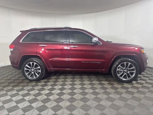 Used 2018 Jeep Grand Cherokee Overland AWD/4WD image 2