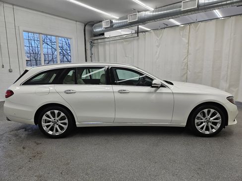 Used 2019 Mercedes-Benz E 450 4MATIC Wagon image 4