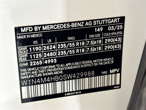 Certified 2025 Mercedes-Benz GLB 250 4MATIC image 33