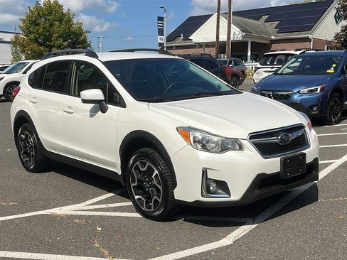 Used 2017 Subaru Crosstrek 2.0i Premium image 2