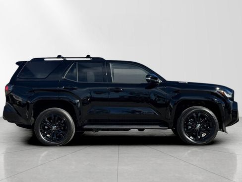 New 2025 Toyota 4Runner 4WD image 2