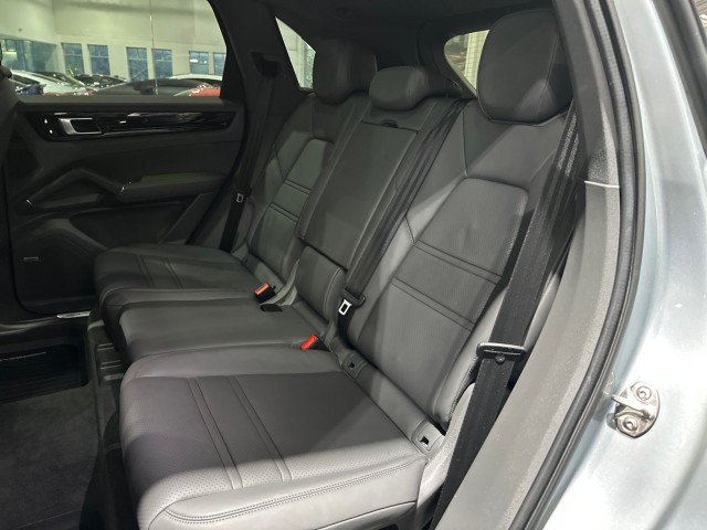 Used 2021 Porsche Cayenne AWD/4WD image 47