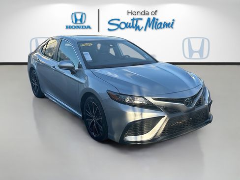 Used 2024 Toyota Camry SE w/ Convenience Package image 1