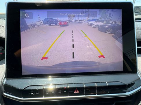 Used 2022 Jeep Compass Latitude image 27