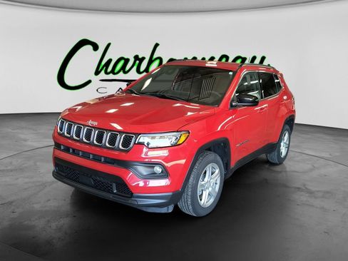 Used 2024 Jeep Compass Latitude AWD/4WD image 1