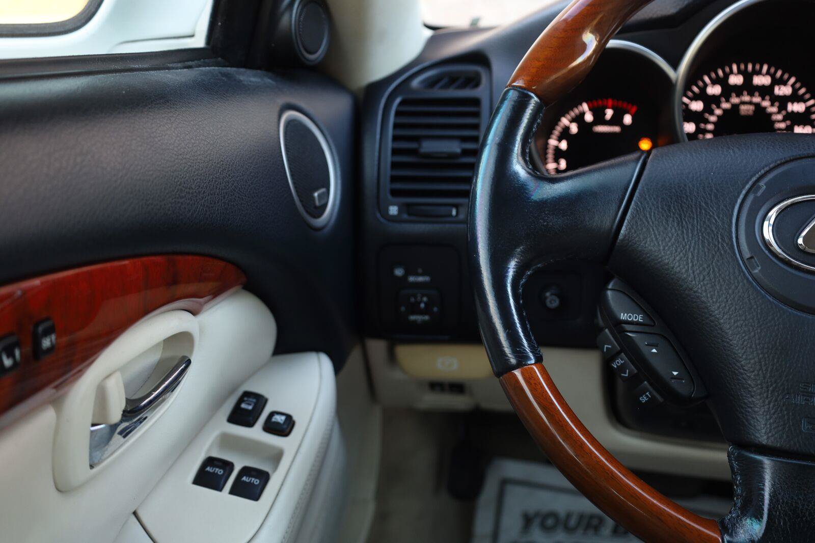 Used 2007 Lexus SC 430 Convertible w/ Preferred Accessory Pkg RWD image 25
