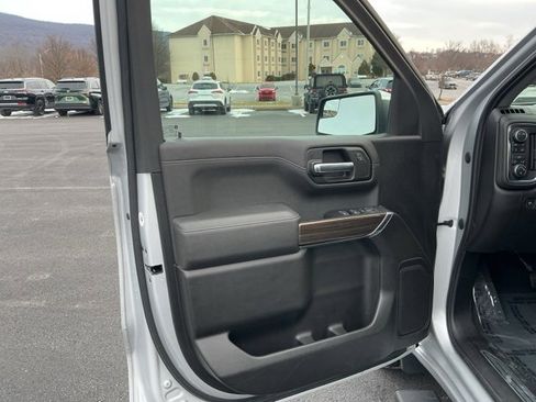 Used 2022 Chevrolet Silverado 1500 LT image 9