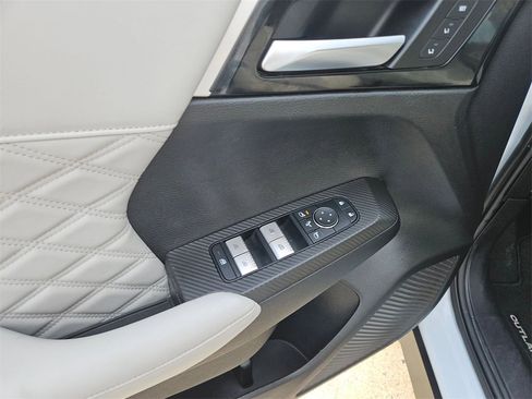 Used 2024 Mitsubishi Outlander SEL image 15