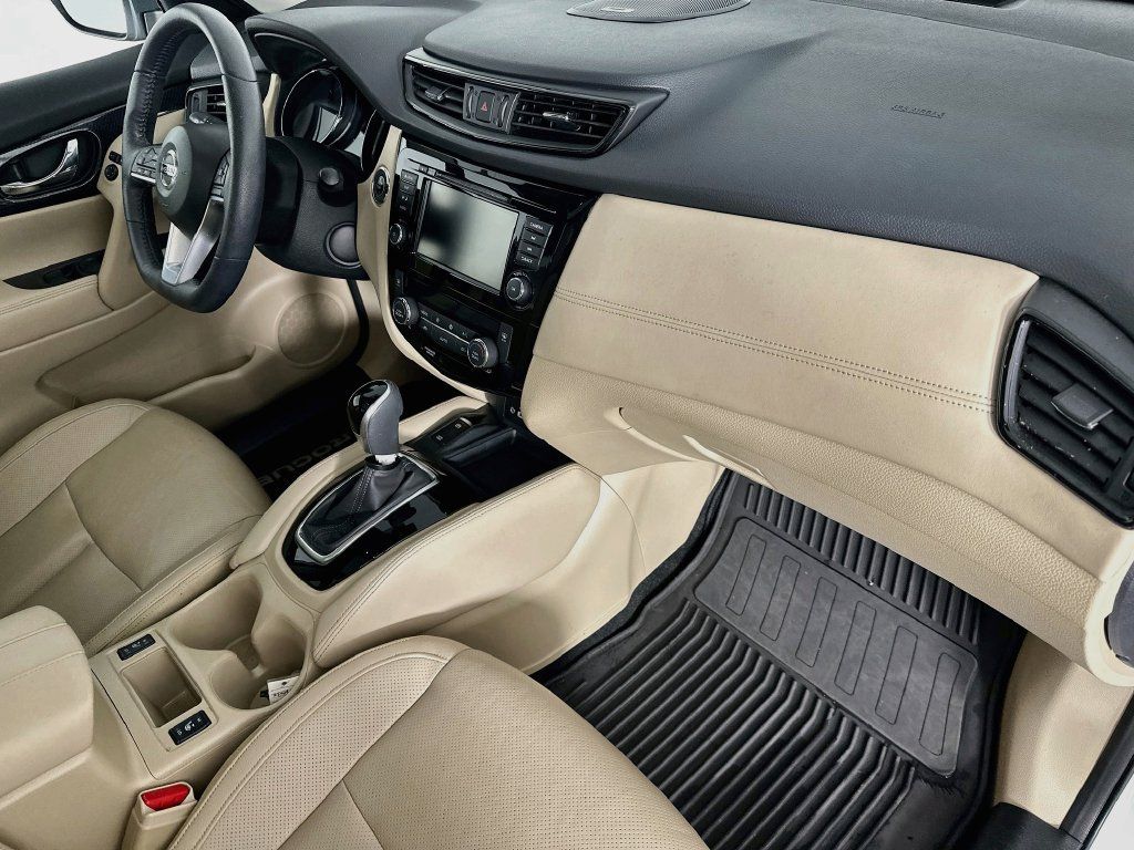 Used 2020 Nissan Rogue SL w/ Premium Package FWD image 32