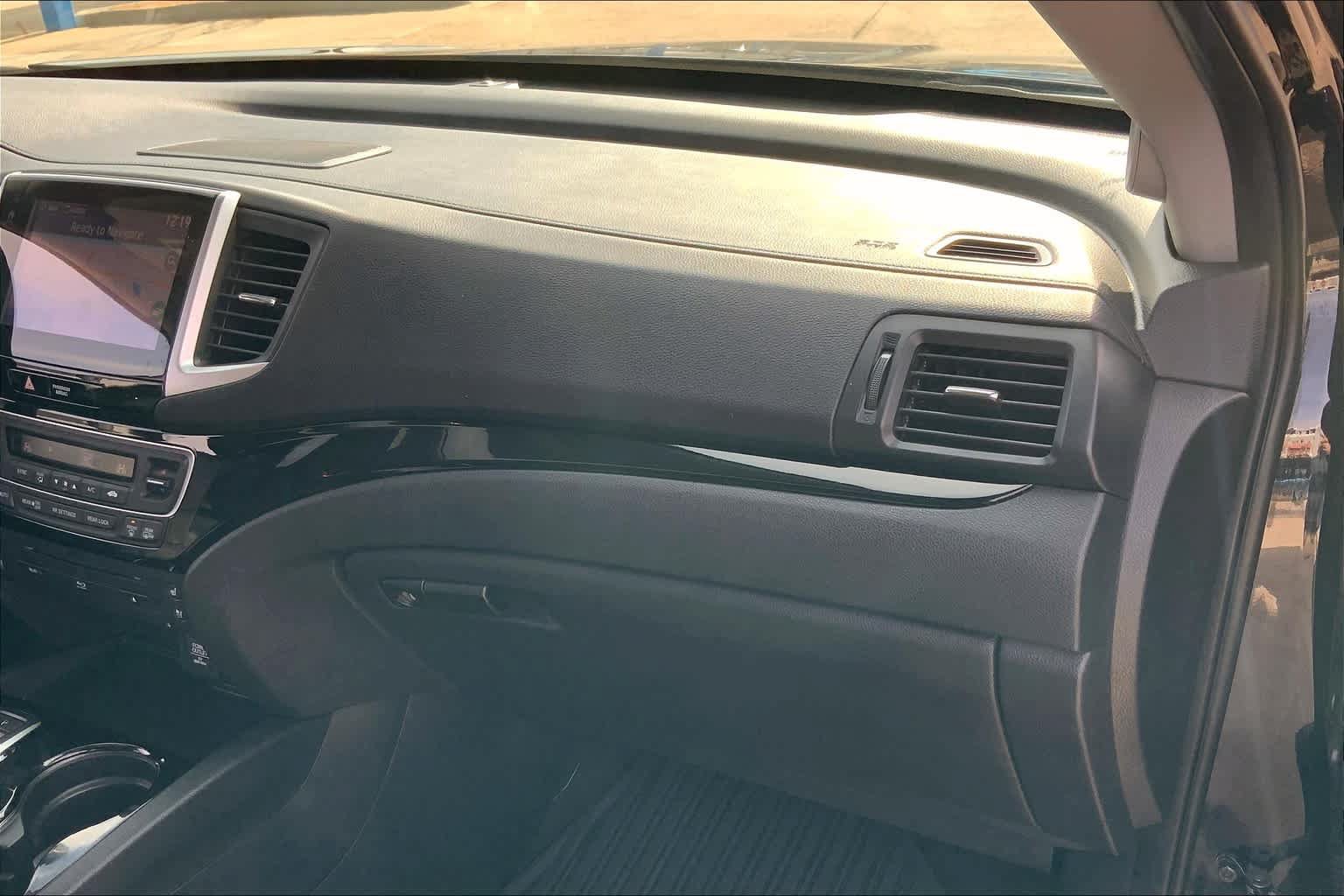 Used 2017 Honda Pilot Elite image 18