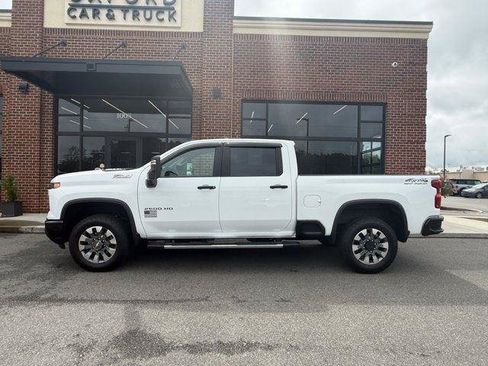 Used 2025 Chevrolet Silverado 2500 Custom w/ Custom Value Package AWD/4WD image 3