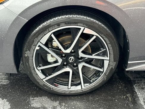 Certified 2025 Nissan Sentra SR image 11