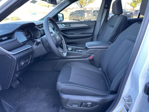 New 2025 Jeep Grand Cherokee Laredo X image 60