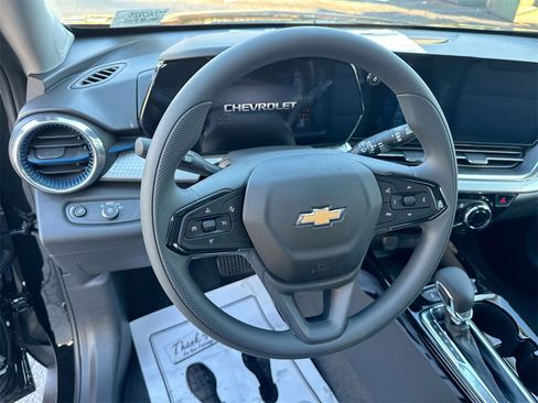 New 2026 Chevrolet Trax LT w/ Sunroof Package image 16